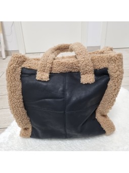 Sac avec bords en peluche